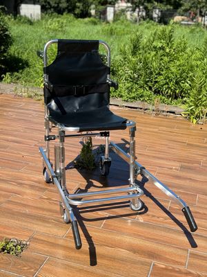 পিভিসি ফ্যাব্রিক সহ ভাঁজযোগ্য পুরু অ্যালুমিনিয়াম খাদ সিঁড়ি স্ট্রেচার 4 চাকা এবং 6 হ্যান্ডেল