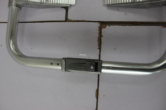 ব্লু 210cm 44cm অ্যাম্বুলেন্স কলাপসিবল স্কুপ স্ট্রেচার সহ স্ট্র্যাপ ম্যানুয়ালি পরিচালিত