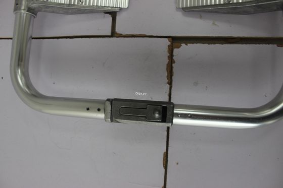 ম্যানুয়ালি স্পাইনাল ইমোবিলাইজেশনের জন্য 440MM 6CM স্কুপ ফোল্ডেবল অ্যাম্বুলেন্স স্ট্রেচার