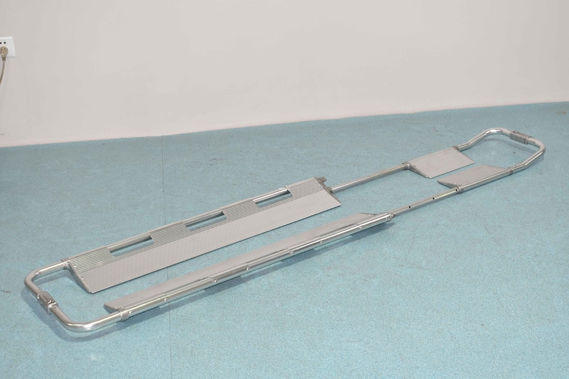 ভাঁজ নমনীয় অ্যালুমিনিয়াম খাদ ফাটল স্ট্রেচার সহজ বহন বহনযোগ্য কাস্টমাইজড রং