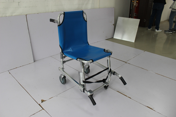 ভালো দাম 90CM 2 ফোল্ড কনভার্টেবল হুইলচেয়ার কাম টু স্ট্রেচার হসপিটাল অ্যাম্বুলেন্স অ্যালুমিনিয়াম অ্যালয় অনলাইন